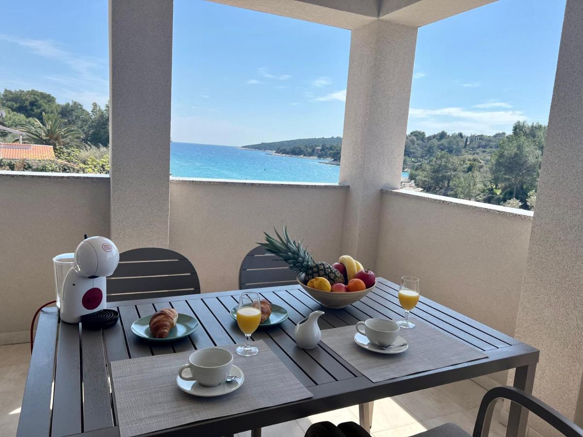 Apartments Divna Mali Lošinj Buitenkant foto