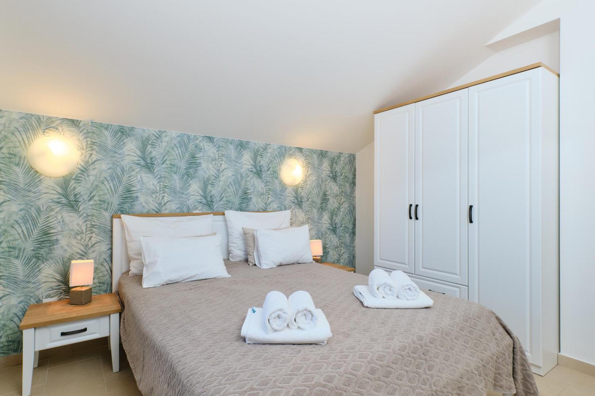 Apartments Divna Mali Lošinj Buitenkant foto
