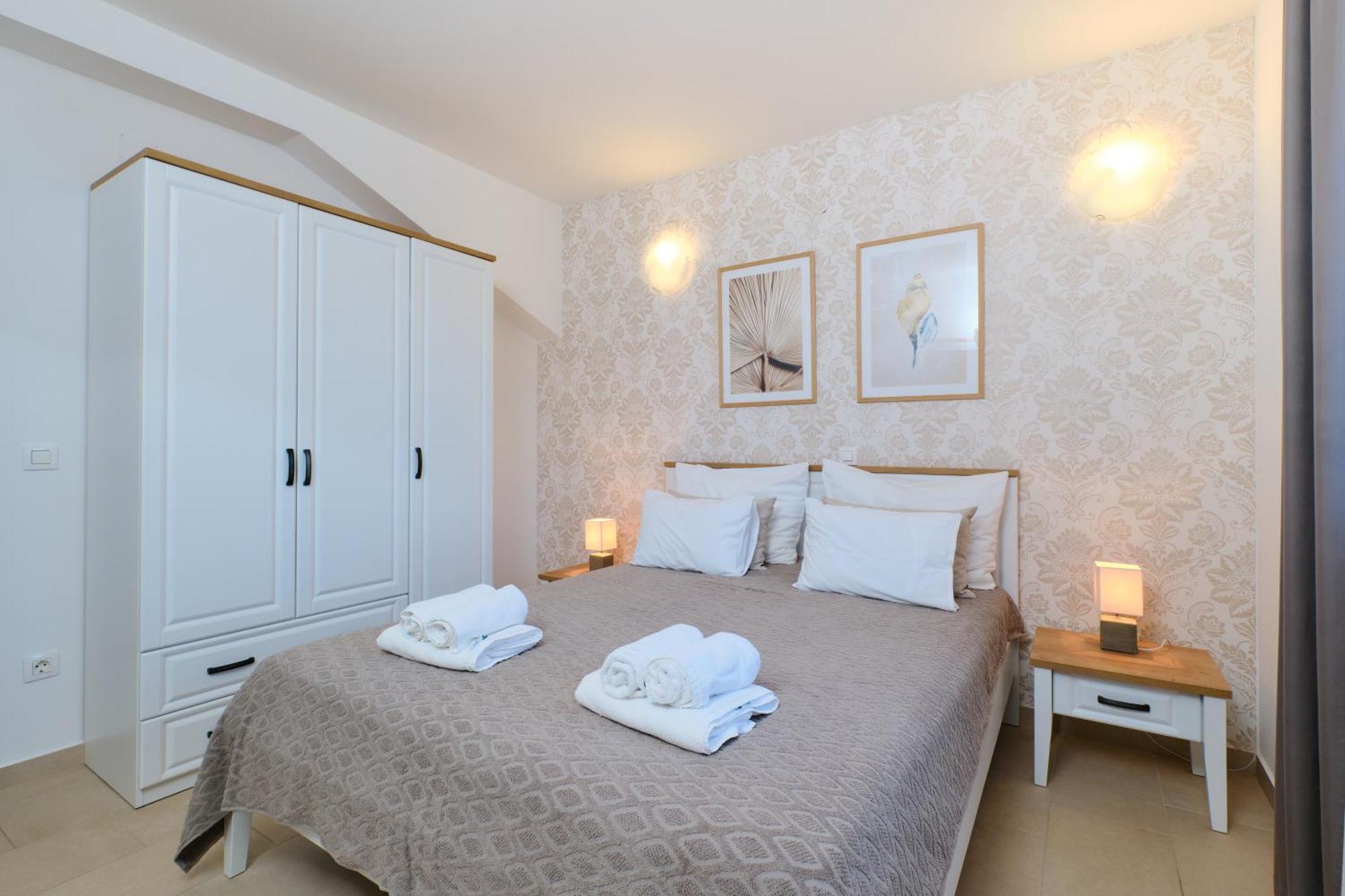 Apartments Divna Mali Lošinj Buitenkant foto